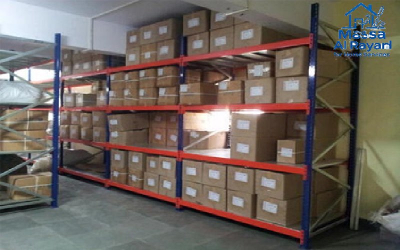 تخزين عفش بالرياض في مستودعات مكيفة ومجهزة بأرفف حديدية