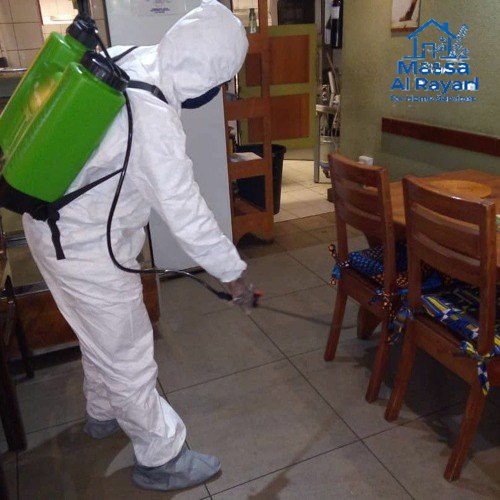 افضل شركة مكافحة حشرات بالرياض - فريق ماسة الرياض أثناء العمل