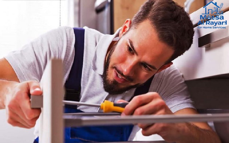 فني فك وتركيب الأثاث بأحترافية عالية وأتقان