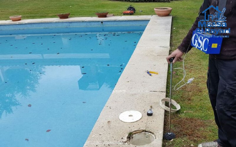 كشف تسربات المسابح والخزانات الأرضية في غرب الرياض باستخدام تقنية غاز التتبع